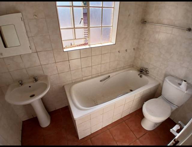 4 BEDROOM HOUSE FOR SALE IN BO-DORP